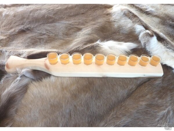 Schnapslatte mit10 Gläsern